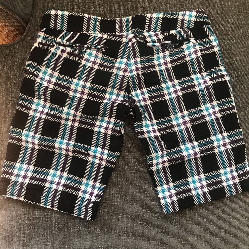 Shorts - Picture 3 of 4
